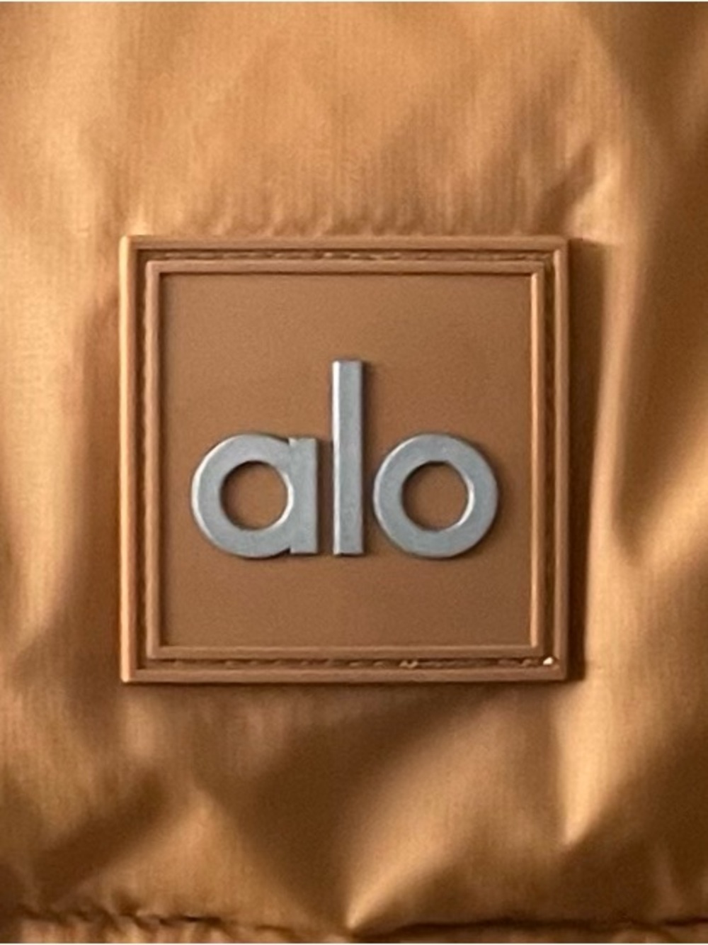 ALO YOGA Gold Rush Hooded
Puffer Vest - Toffee - Picture 9 of 12